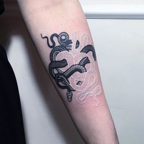 Tatuaggi serpente bianco e nero di Mirko Sata