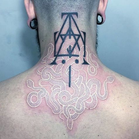 Tatuajes de serpientes en blanco y negro de Mirko Sata
